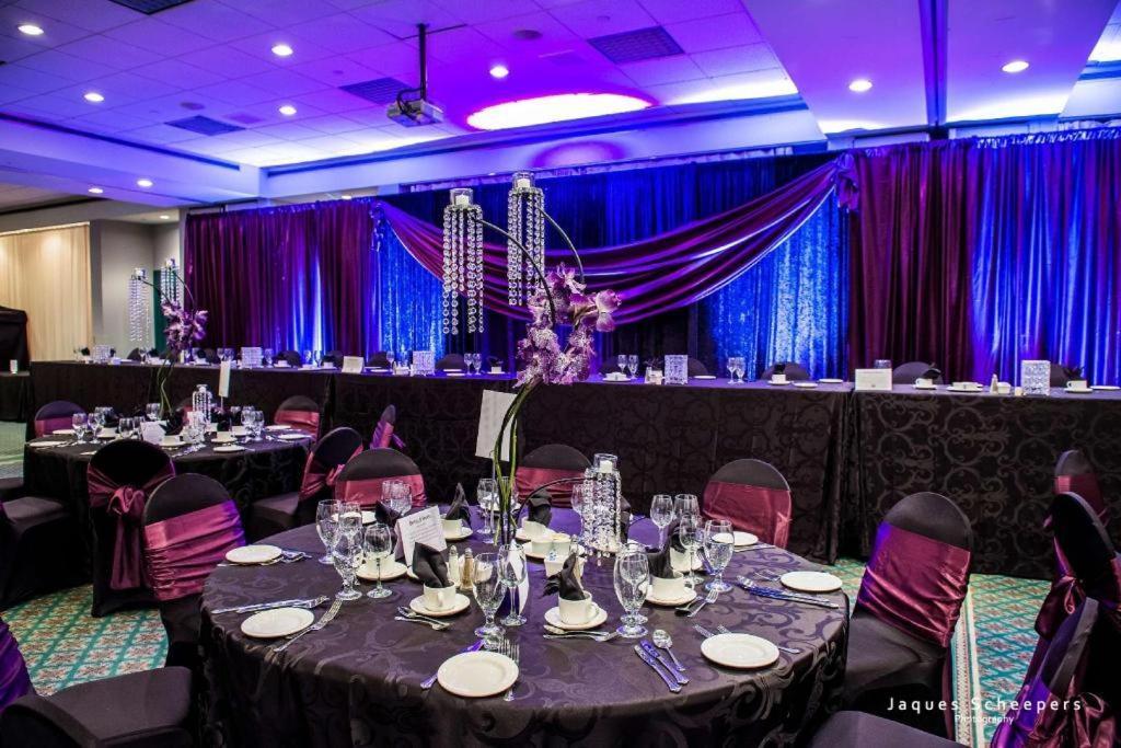 Best Western Plus Waterfront Hotel Windsor Luaran gambar